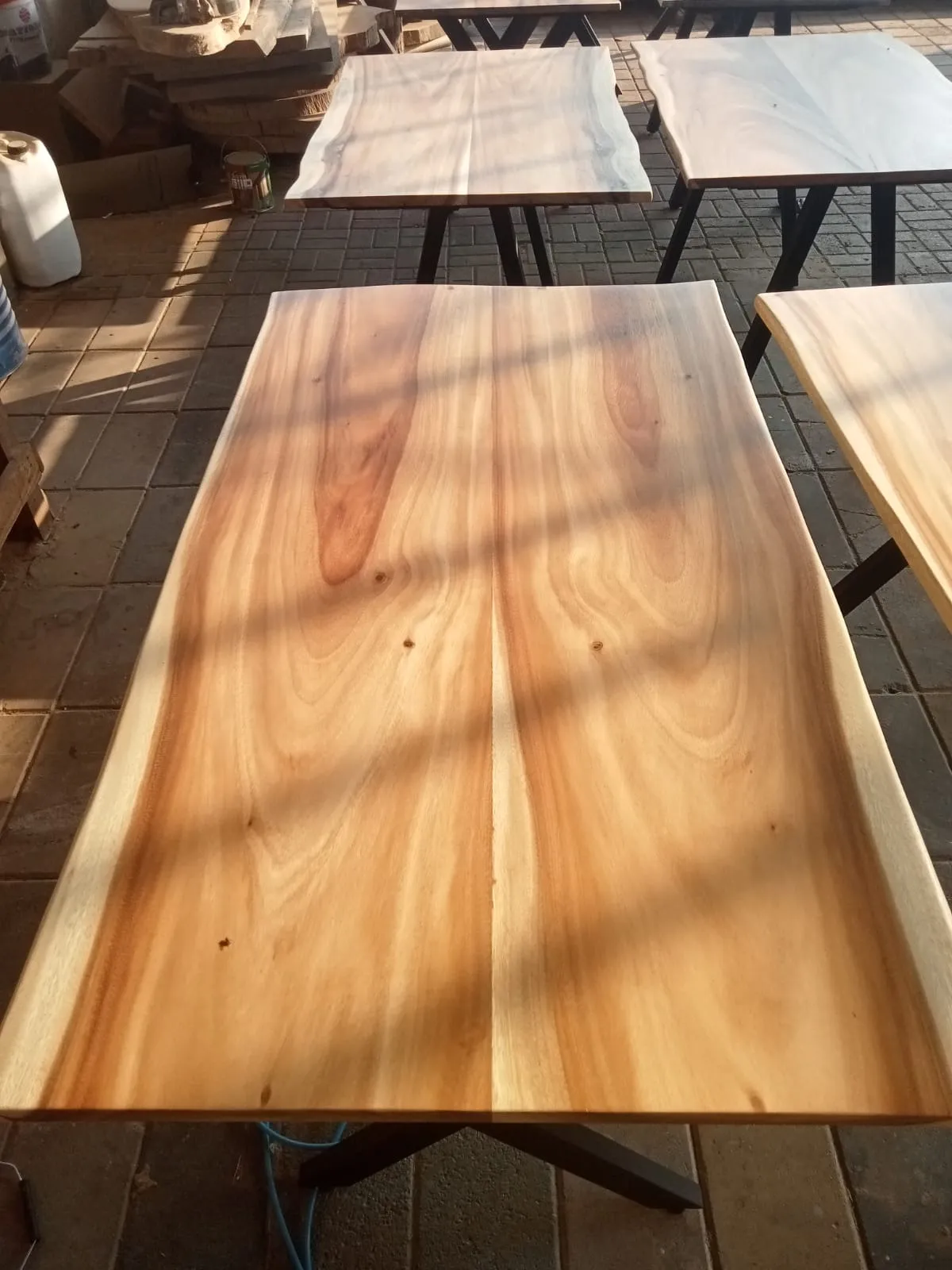 Hotel & Restaurant Tables