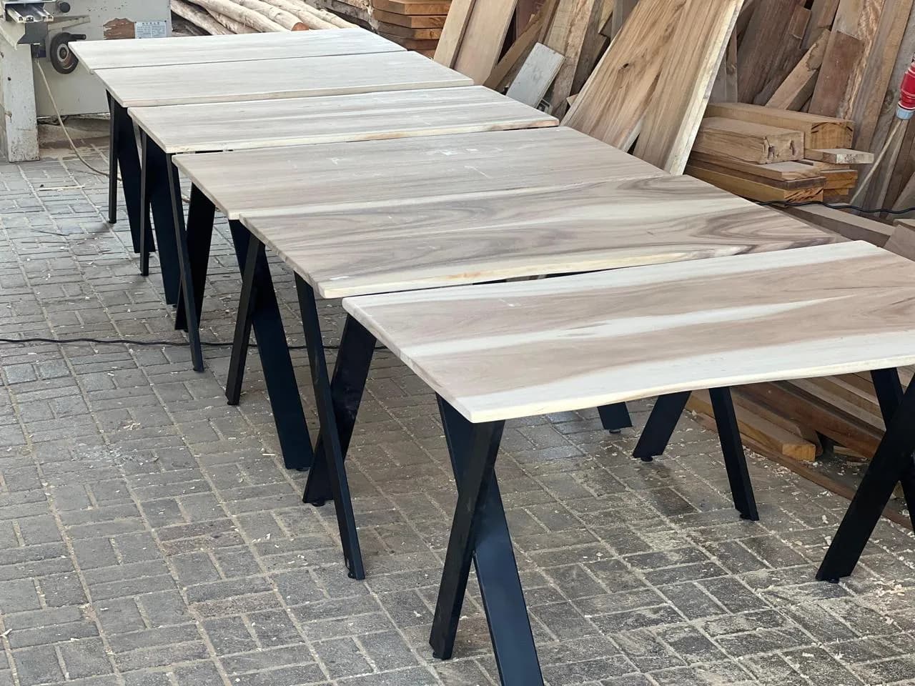 Hotel & Restaurant Tables 3
