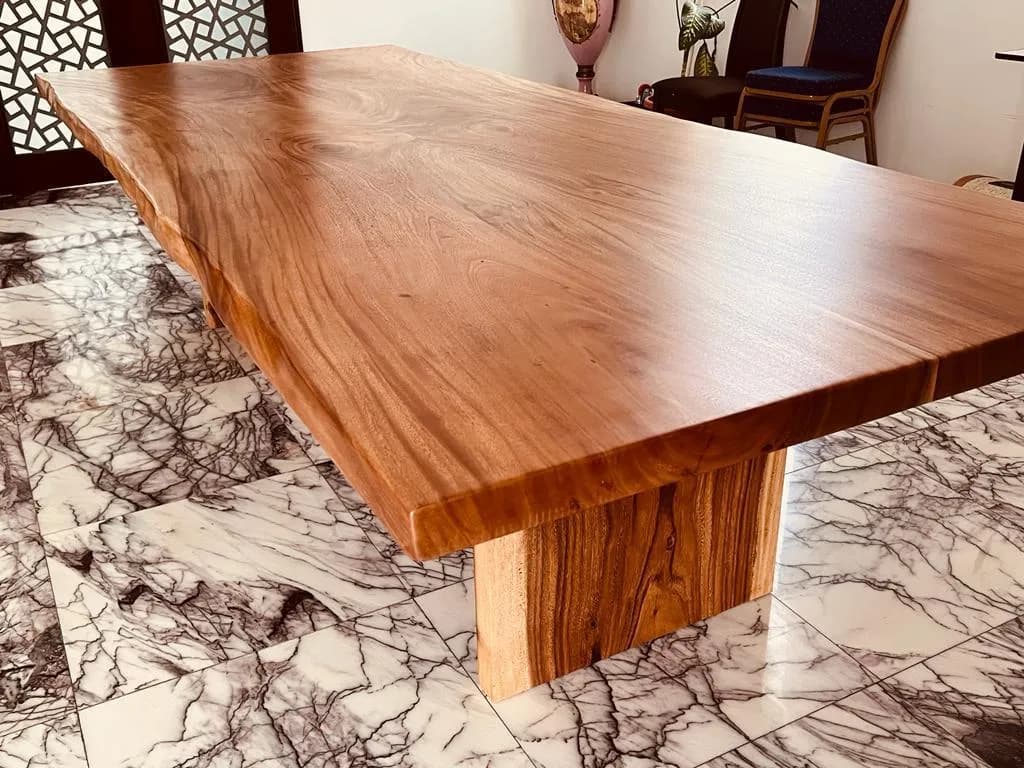 Live Edge vs. Engineered Slabs: What Hospitality Buyers Should Know